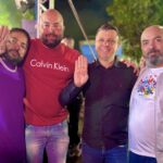 Entre bandeirinhas e...